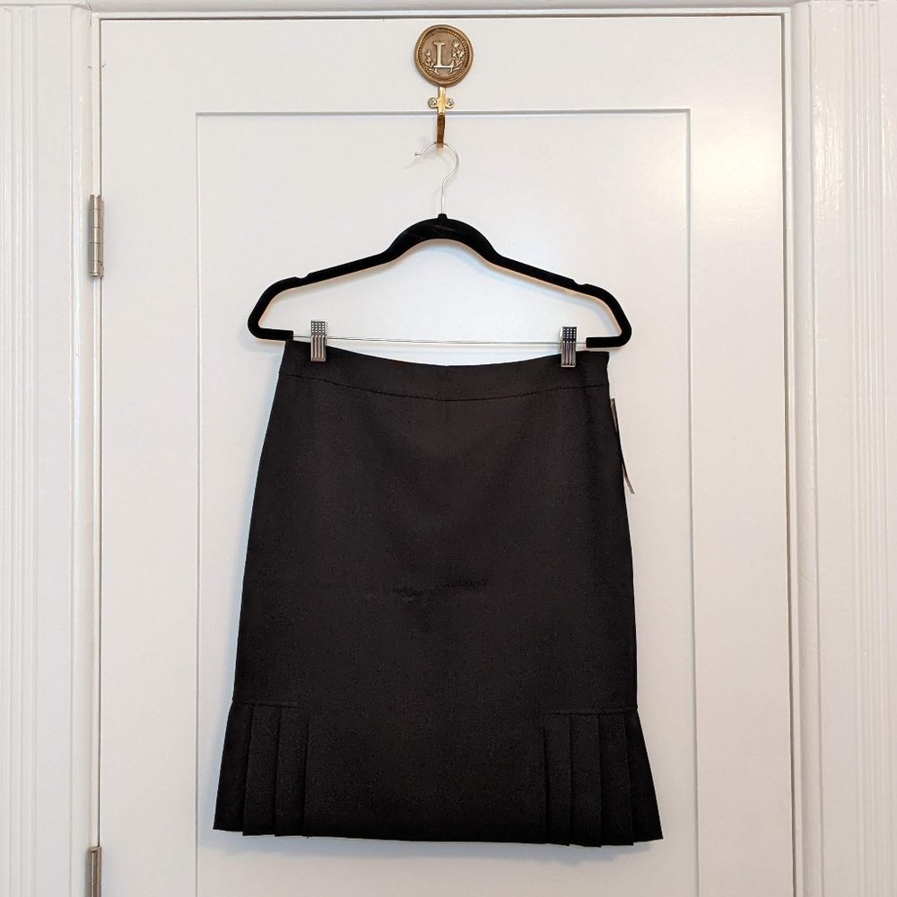 NWT Tahari ASL Black Henry Skirt in Size 6